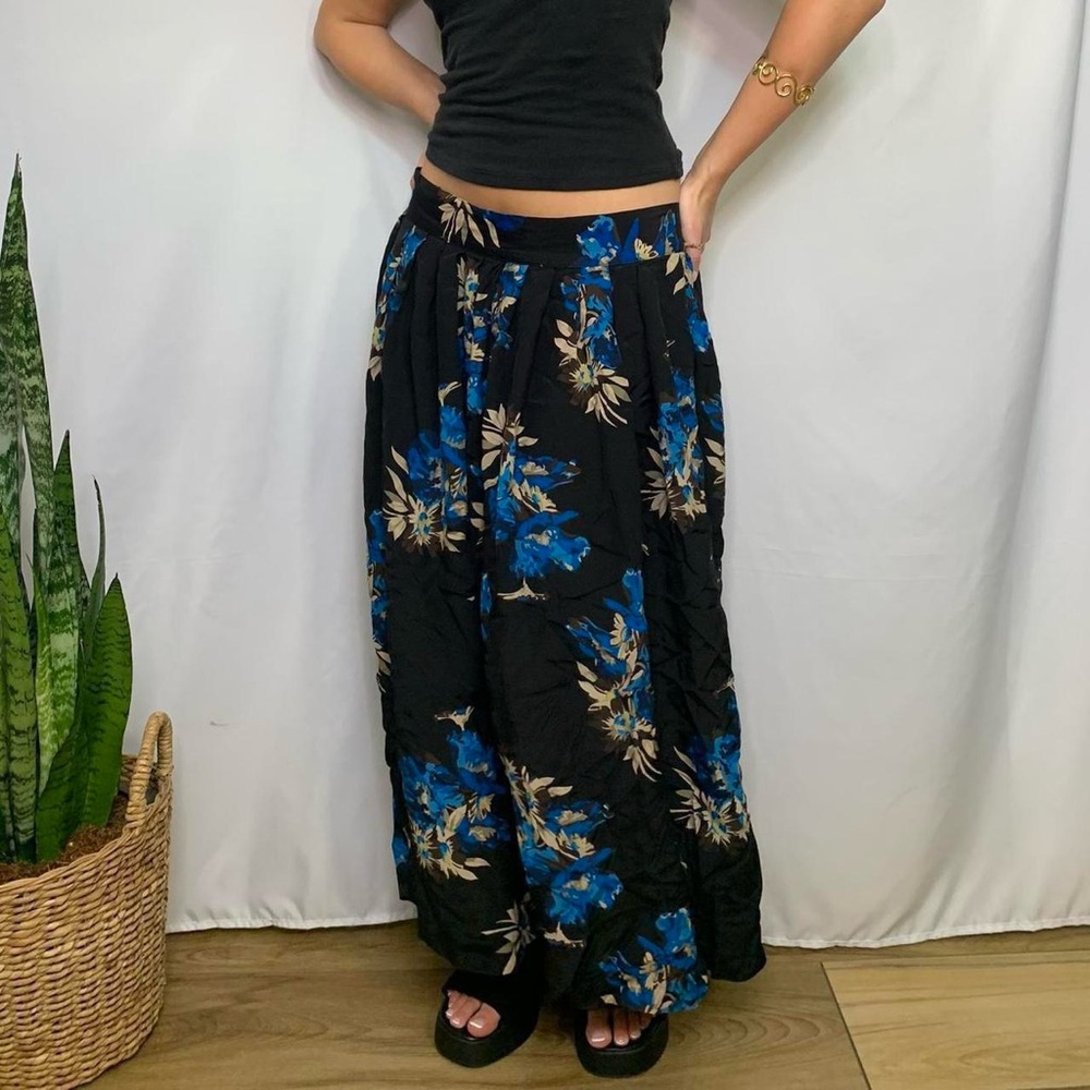 Jones New York Black and Blue Floral Women’s Skirt